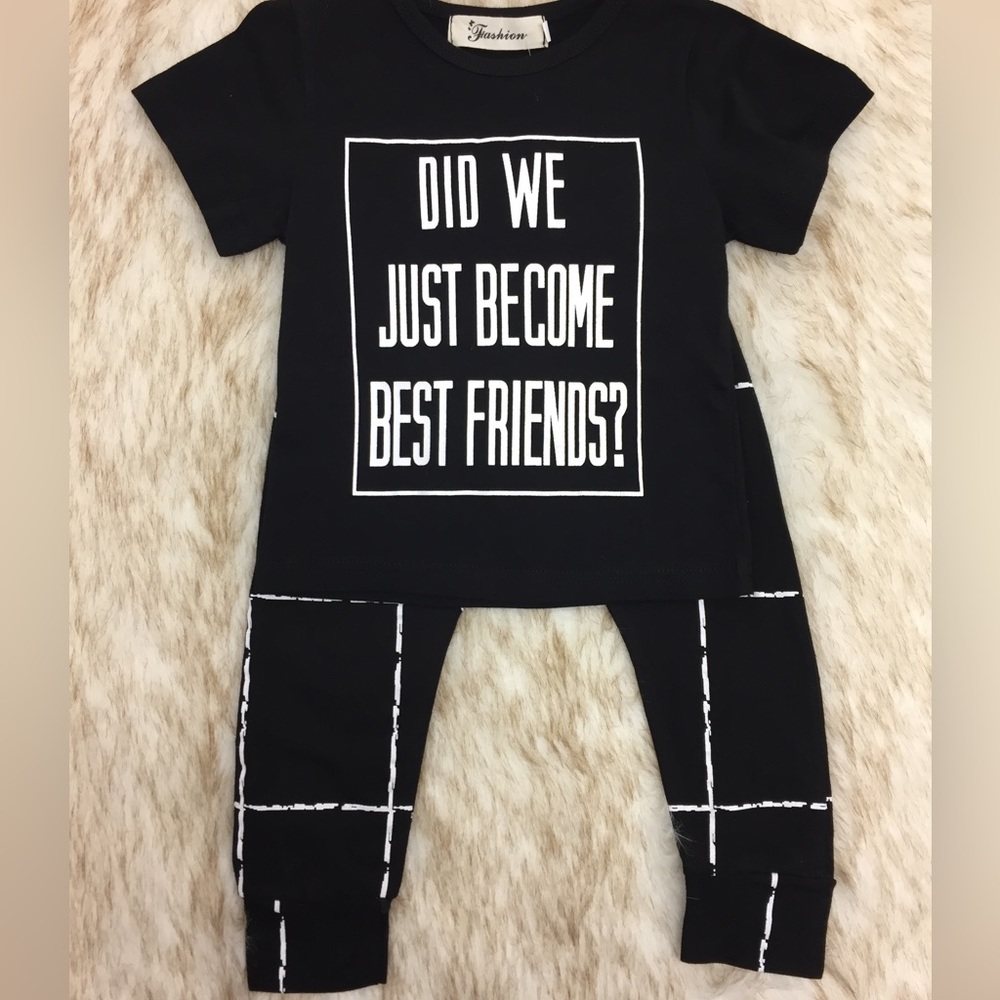 T-shirt and leggings set